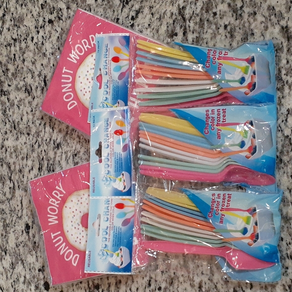 Color-Changing Dessert Spoons and Donut Napkins Bundle for a Crowd - Picture 8 of 8